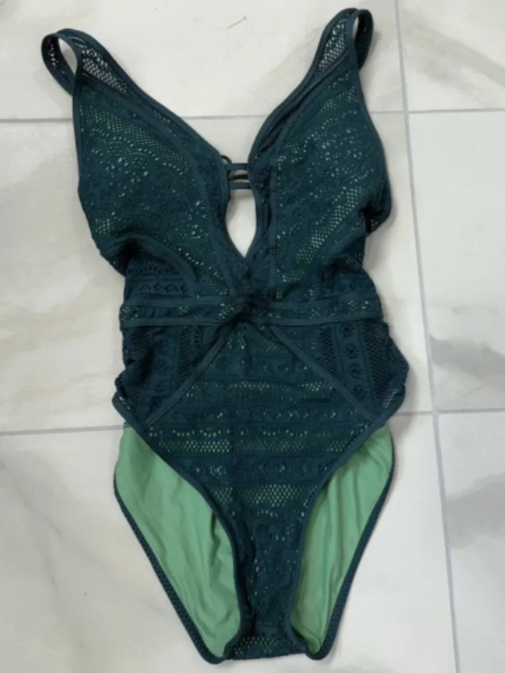 Becca Women's One Piece Swimsuit Green Size M 6695
